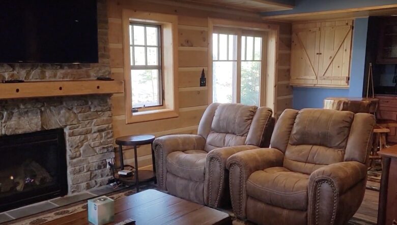 Home Exchange in Greentown, PA, cozy lounge