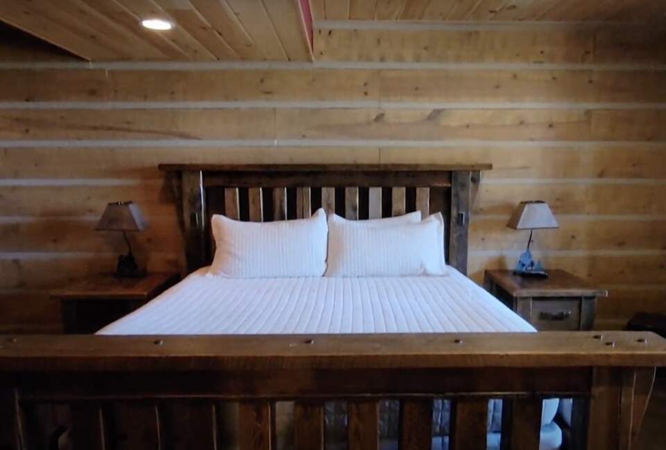 Home Exchange in Greentown, PA, basement master with en suite and view