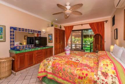 Master with king bed