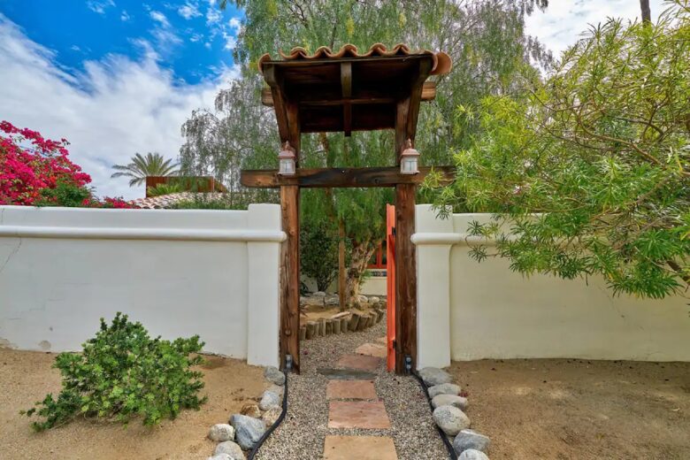 Home Exchange in Palm Springs, CA The Lone Palm House welcomes you!