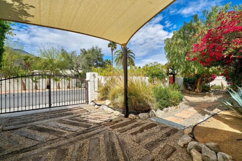 Home Exchange in Palm Springs, CA gated home and driveway