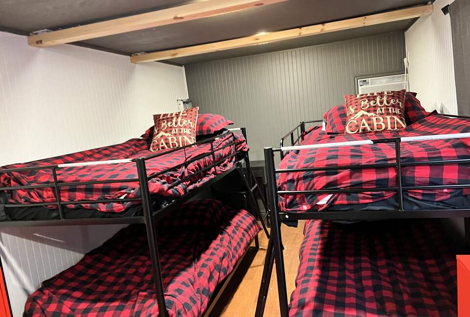 Amazing Canadian Experience - Saint-Adolphe-d'Howard, Canada