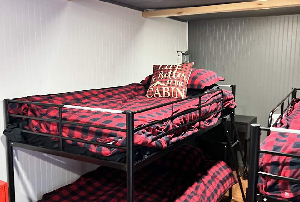 Amazing Canadian Experience - Saint-Adolphe-d'Howard, Canada