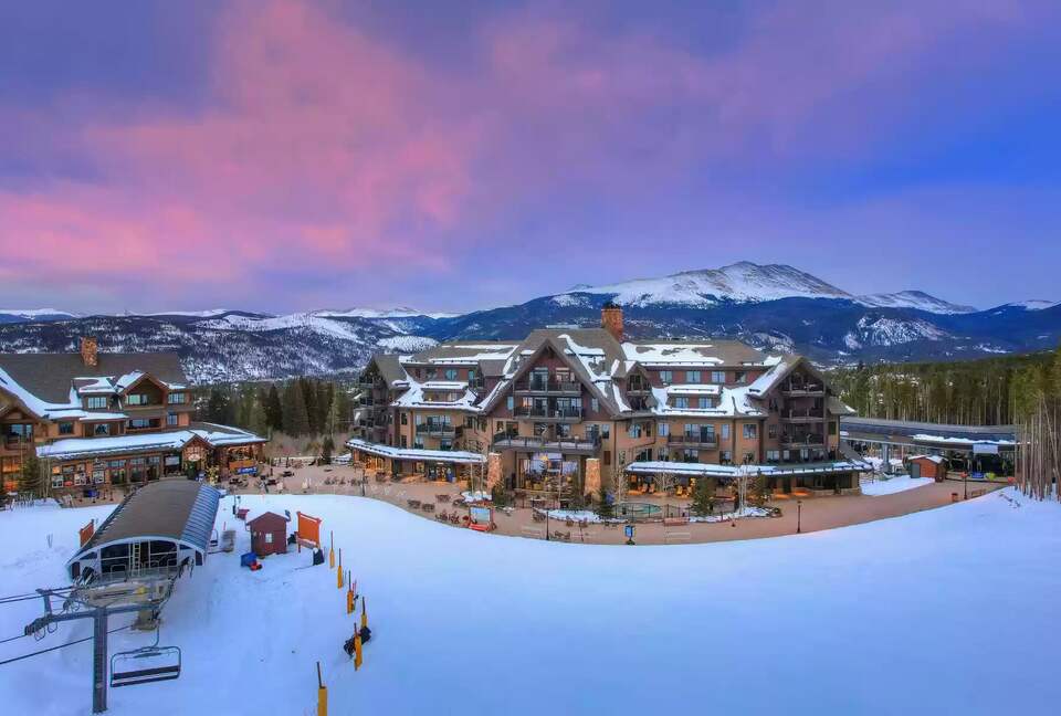 Slope side view of Crystal Peak Lodge and Independence lift