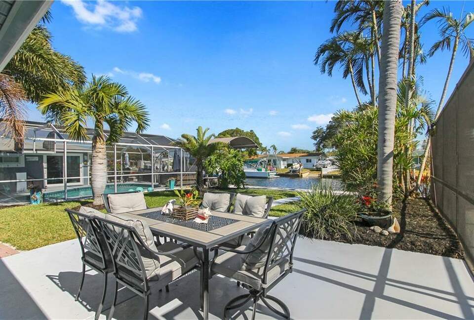 River House Retreat - Bradenton, Florida