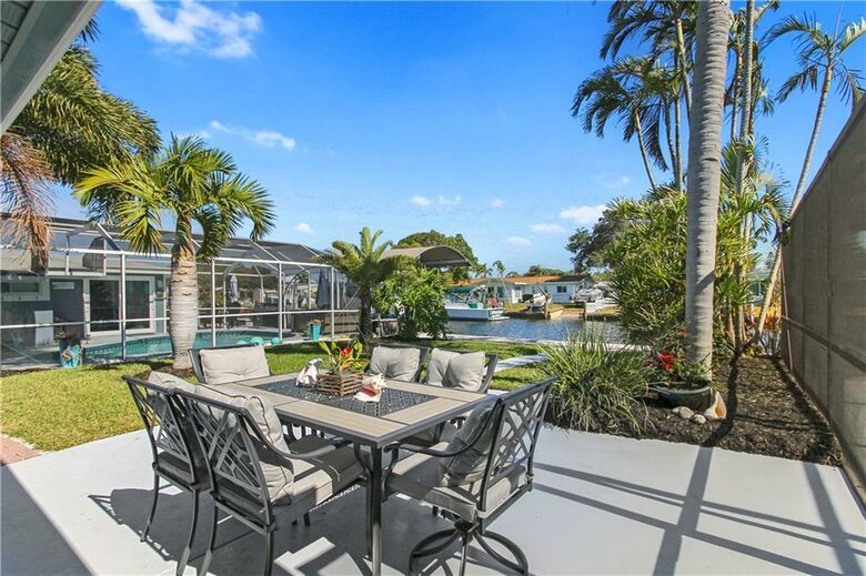 River House Retreat - Bradenton, Florida