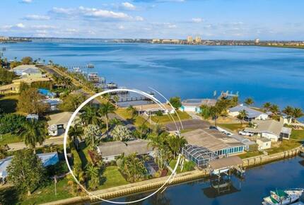 River House Retreat - Bradenton, Florida