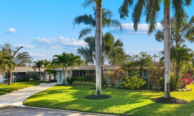 River House Retreat - Bradenton, Florida