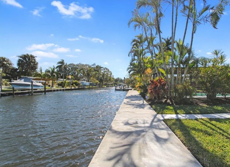 River House Retreat - Bradenton, Florida