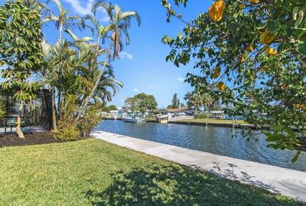 River House Retreat - Bradenton, Florida