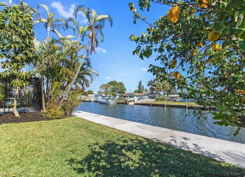 River House Retreat - Bradenton, Florida