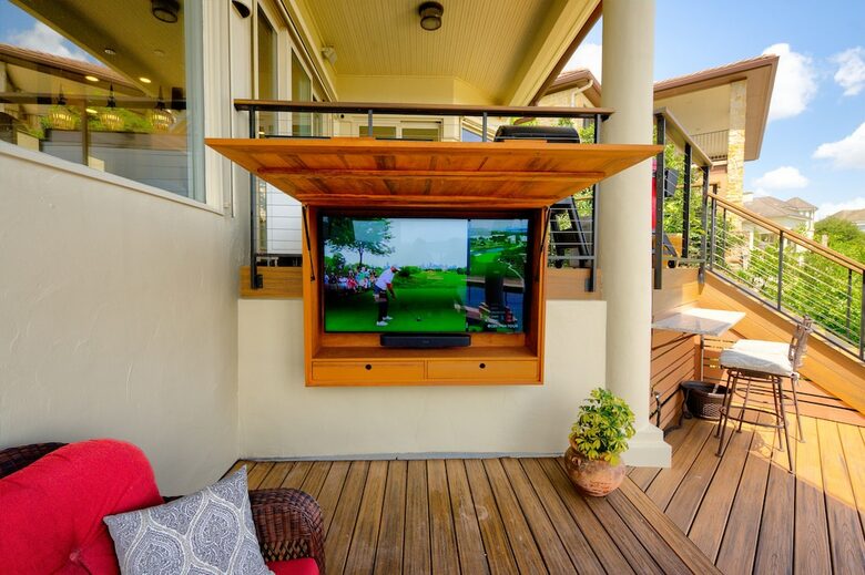 Home Exchange in Austin, TX patio television