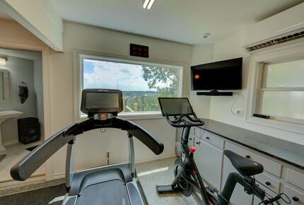 Home Exchange in Austin, TX cardio machines with a view and tv