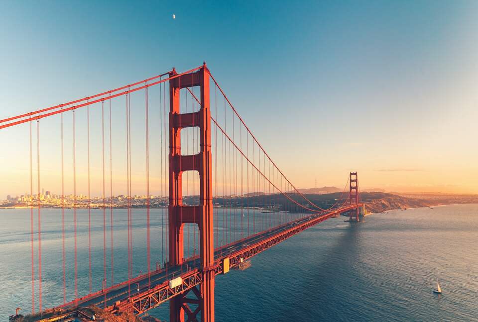 Home Exchange in San Francisco, CA, iconic Golden Gate Bridge
