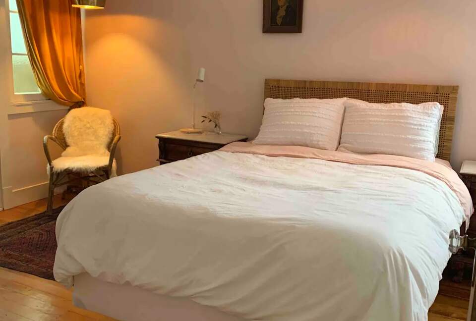 Home Exchange in San Francisco, CA, bedroom #1 with queen bed