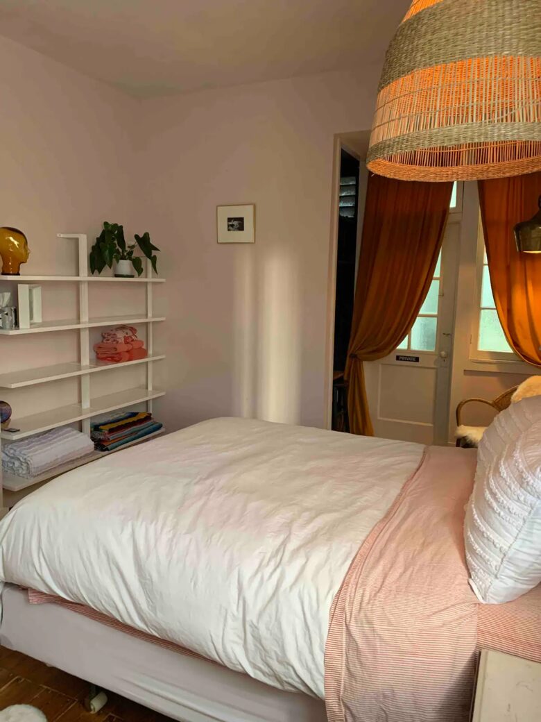 Home Exchange in San Francisco, CA, bedroom #1 with open shelves