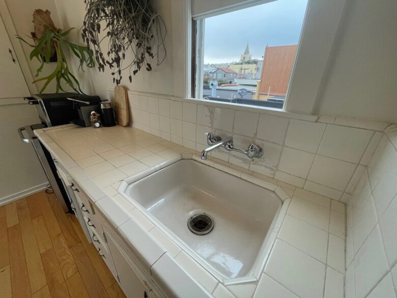 Home Exchange in San Francisco, CA, second floor kitchenette