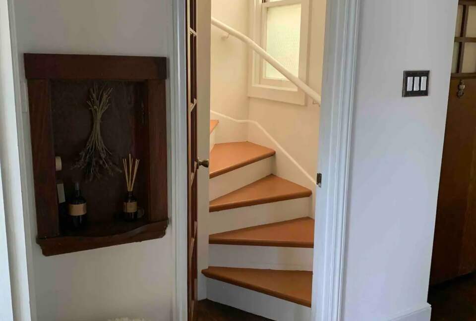 Home Exchange in San Francisco, CA, charming staircase