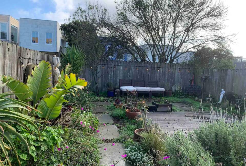 Home Exchange in San Francisco, CA, patio with lounge options