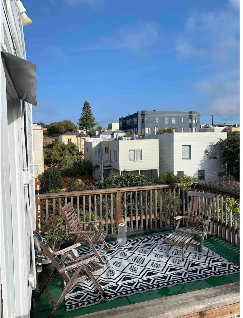 Home Exchange in San Francisco, CA, second floor balcony