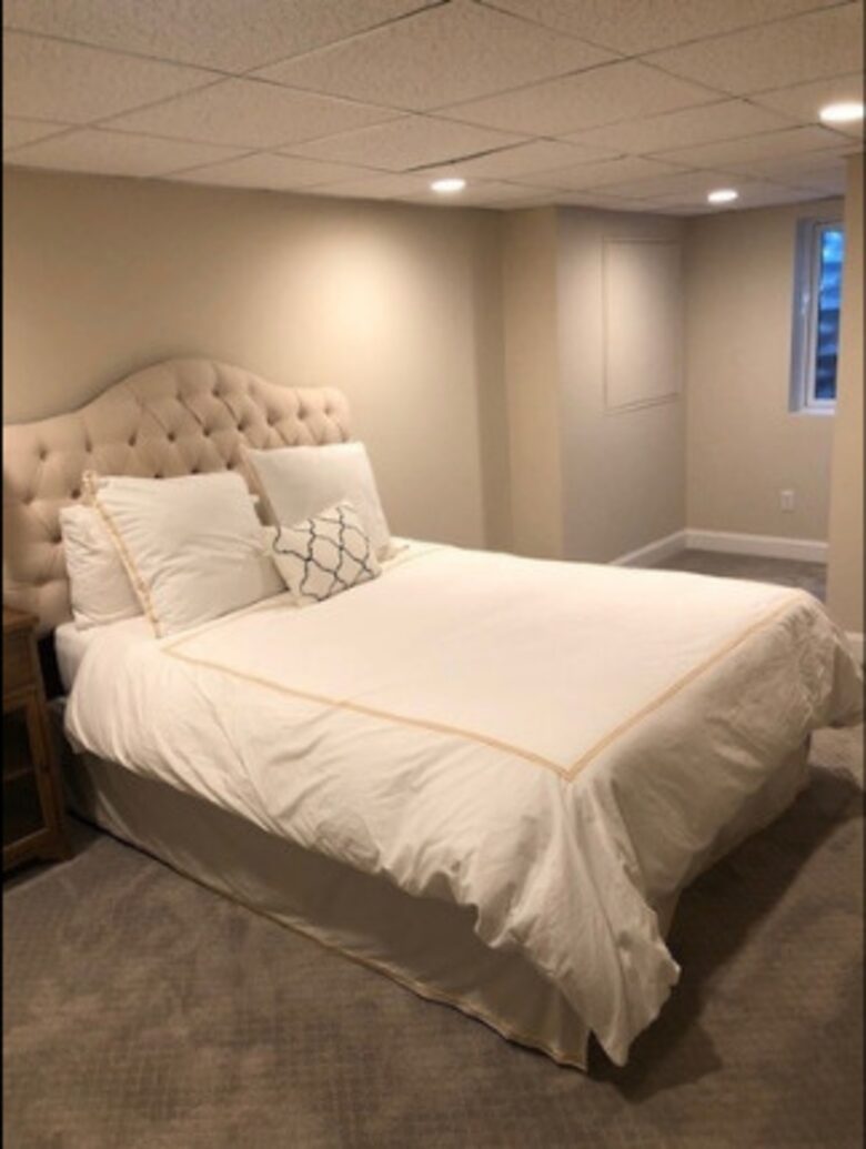 Queen bed downstairs