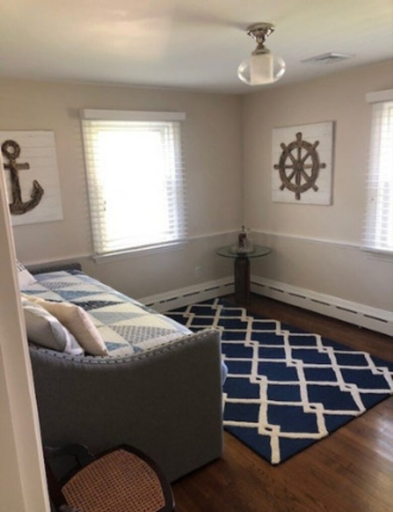 Office + twin bedroom upstairs