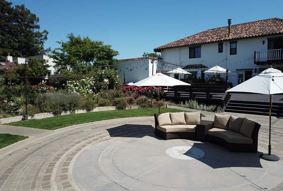 Home Exchange in Napa, CA patio with lounge seating