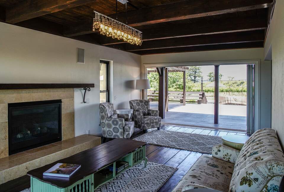 Home Exchange in Napa, CA cozy family room with fireplace