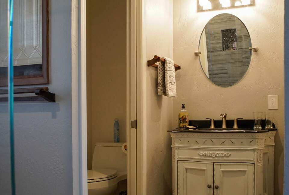 Home Exchange in Napa, CA guest bathroom