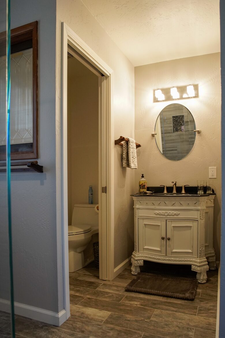 Home Exchange in Napa, CA guest bathroom
