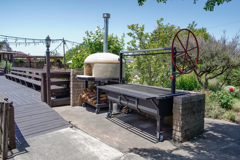 Home Exchange in Napa, CA pizza oven and outdoor skillet options