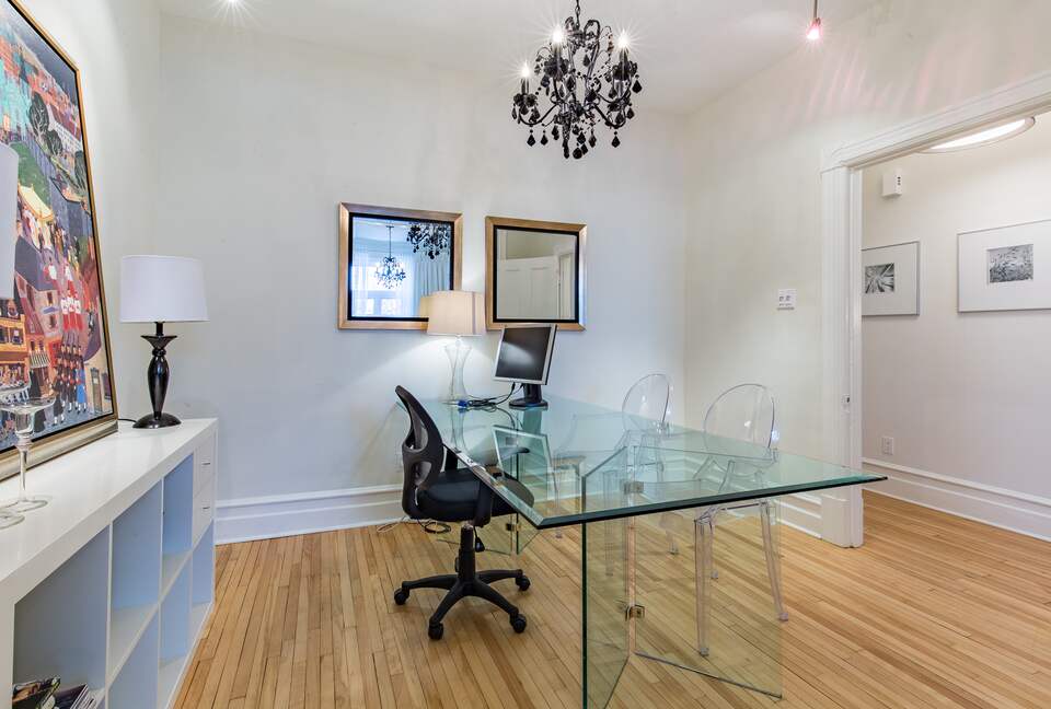 Home Exchange in Montreal, Quebec office