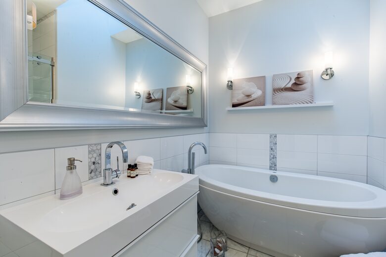 Home Exchange in Montreal, Quebec full bathroom with soaker tub