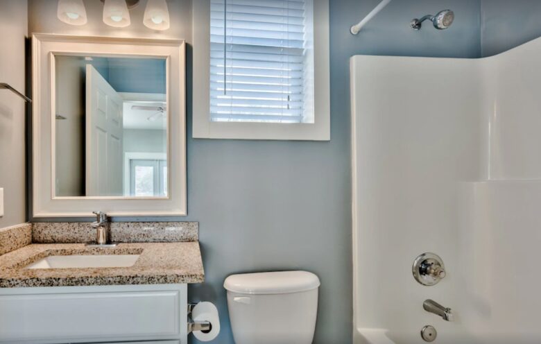 First floor ensuite bathroom