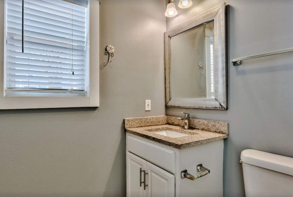 Casita shared bathroom