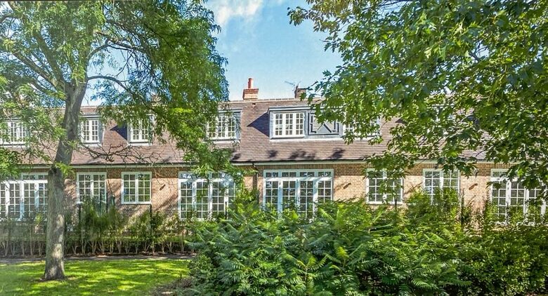 Bute Mews - London, United Kingdom