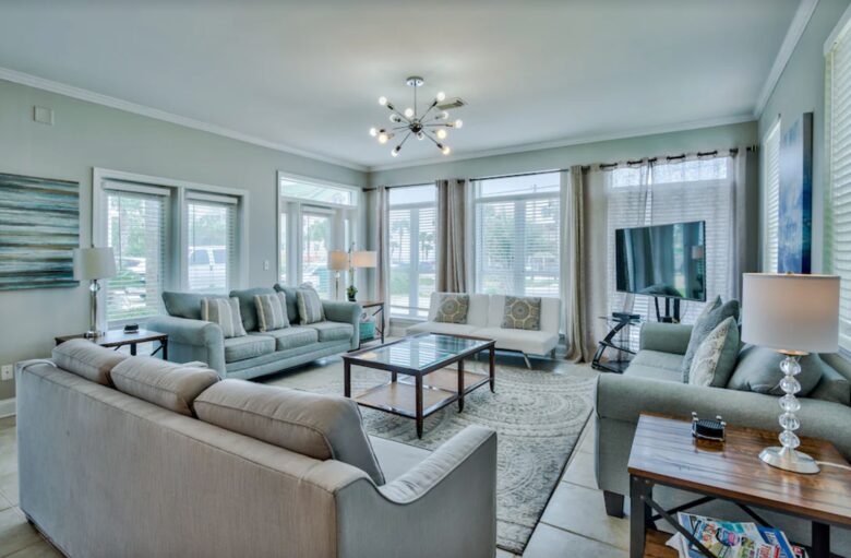 Stylish and chic dining room