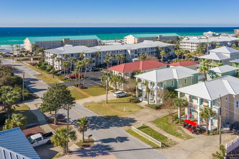 Home Exchange in Destin, FL blocks from the beach!