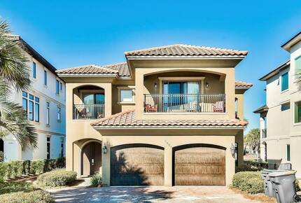 Home Exchange in Destin, FL house front with two car garage