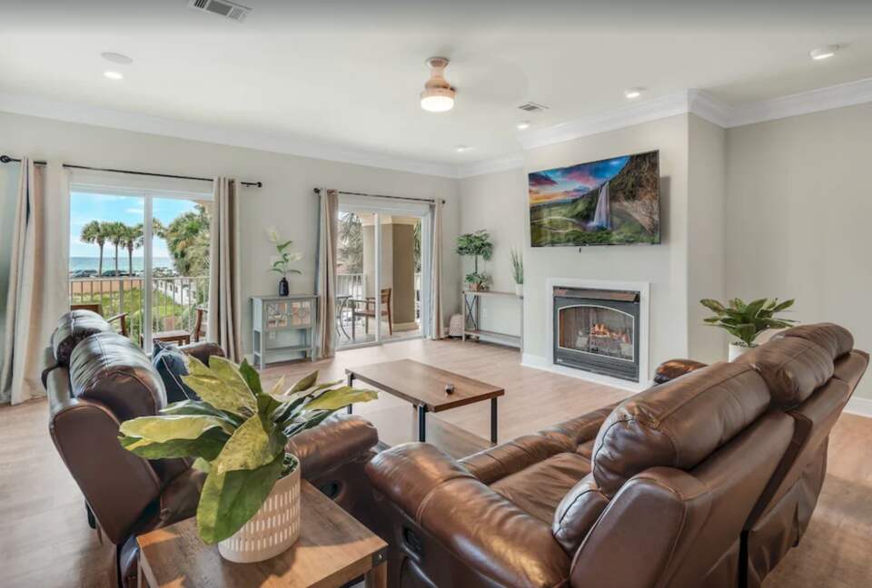 Living room with fireplace
