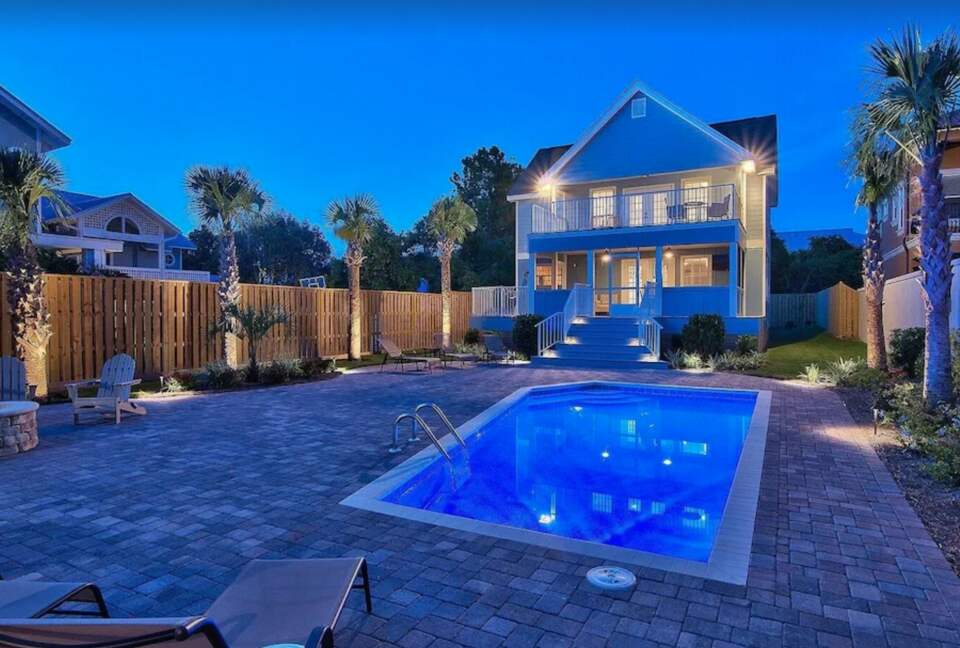 Scenic Breeze at night