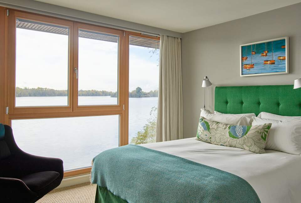 Guest Room with King Bed and lake view