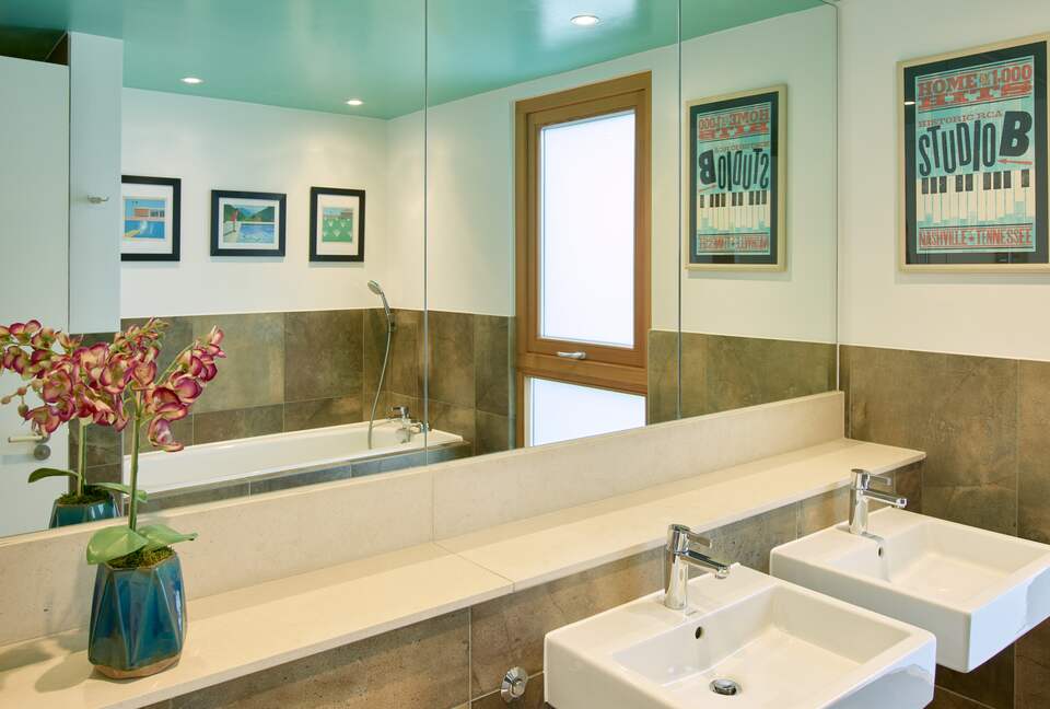 Bunk Room Ensuite with separate bath and shower