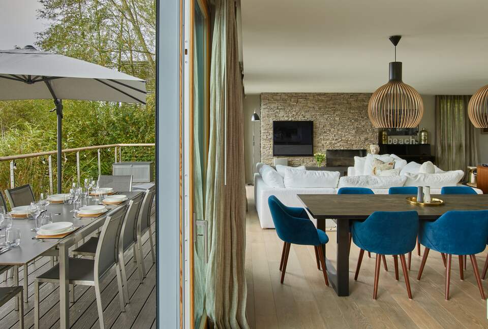 Dining Area and Terrace