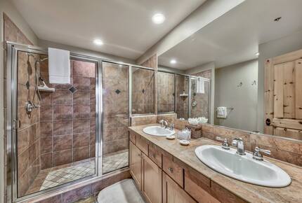 Luxury Residence in the heart of Northstar Village - Truckee, California
