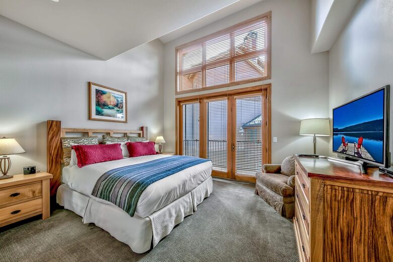 Luxury Residence in the heart of Northstar Village - Truckee, California