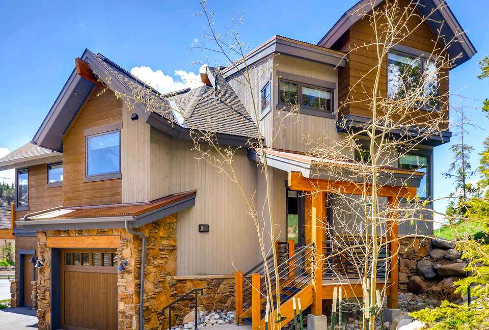 Home Exchange in Breckenridge, CO front of the cabin