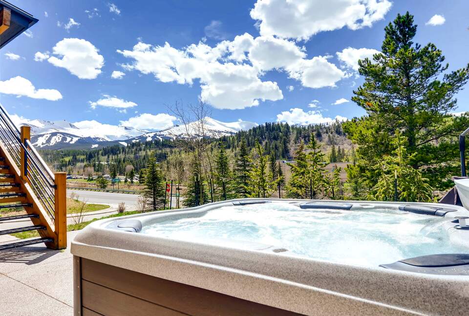 Home Exchange in Breckenridge, CO hot tub with a view