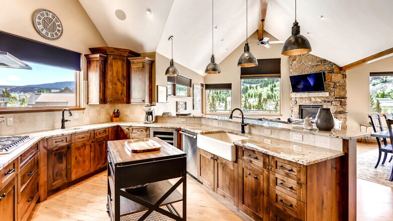 Home Exchange in Breckenridge, CO gourmet kitchen with farmhouse sink