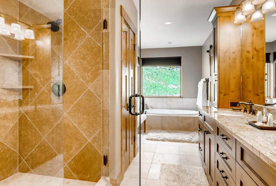 Home Exchange in Breckenridge, CO master en suite with walk in shower